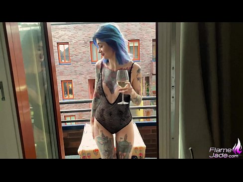 ❤️ አስደናቂ ልጃገረድ በጉልፕ እየጠባች እና በክፍት ሰማይ ስር በስሜታዊነት የምትበዳ ❤  ወሲብ ❌️